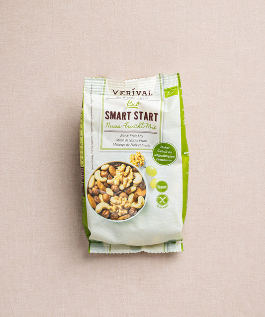Eine Paket Smart Start von Verival Bio. Der Nuss-Frucht-mix  mit biologischen, veganen Eigenschaften und hohem Ballaststoffgehalt liefert gesunde Fette für eine ausgewogene Ernährung.