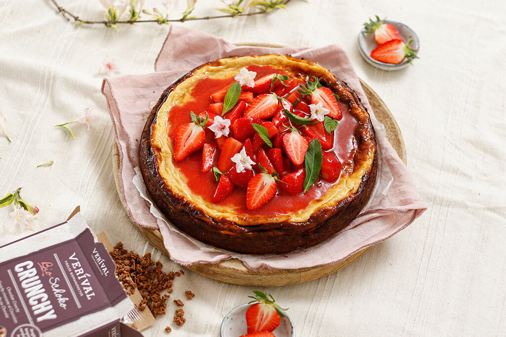 Recipe: Cheesecake with Verival Crunchy and strawberries