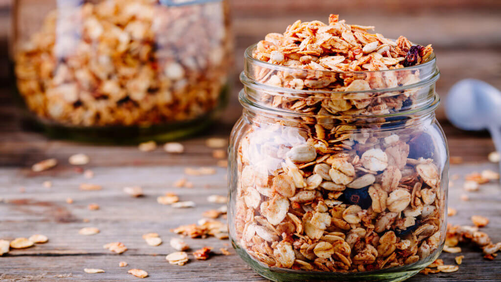 Granola – what you should know about the crunchy muesli
