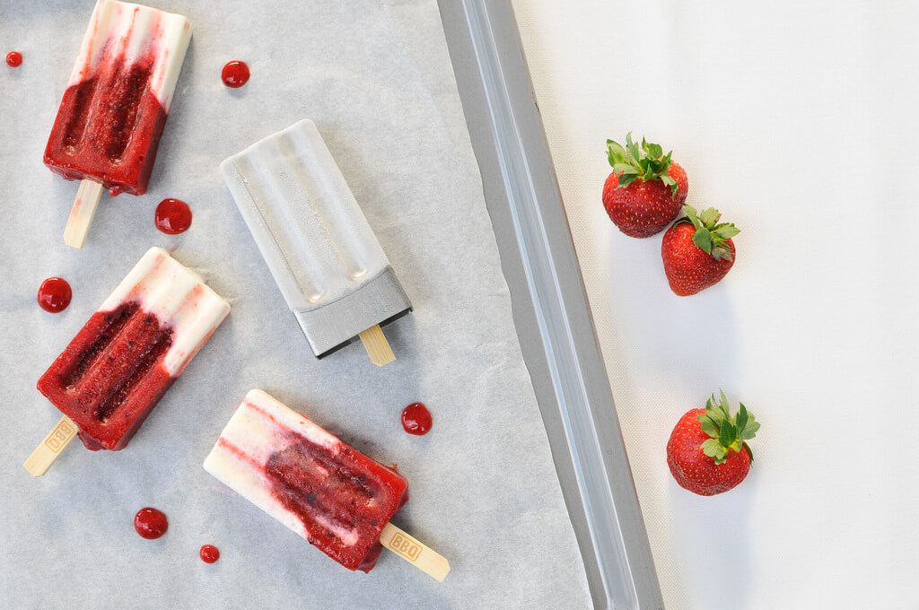 Recipe: Vegan high-protein ice cream with strawberries and blackberries