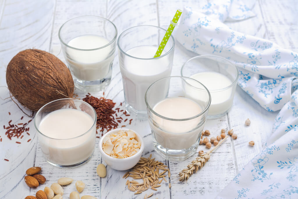 Which is healthier: cow’s milk or plant-based drink?