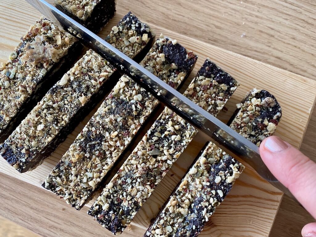 Christmas recipe Healthy chocolate fudge with muesli crumble Verival