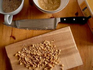 Rezept Porridge Peanut Butter Eggs gehackte Erdnüsse