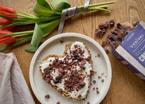 Recipe: Oatmeal Breakfast Heart with Blueberry-Apple Crunchy