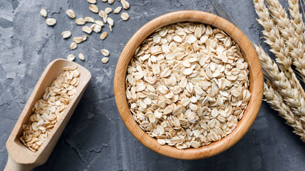 Getreide wie Haferflocken bilden die Basis einer proteinreichen pflanzlichen Ernährung